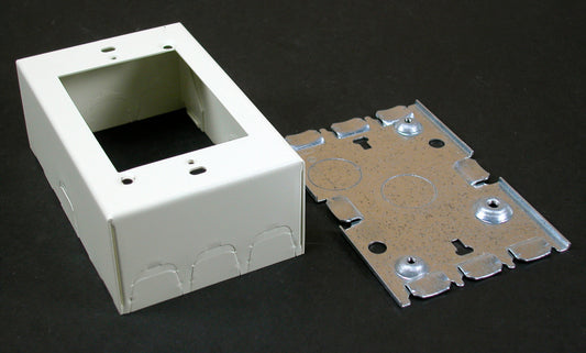 500/700 Series Combination Switch and Receptacle Box Fitting, White